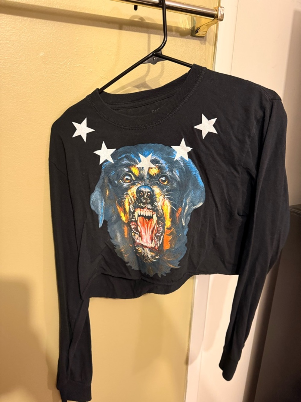 Fashion Nova Black Graphic Cropped Sweatshirt with Rottweiler and Stars
